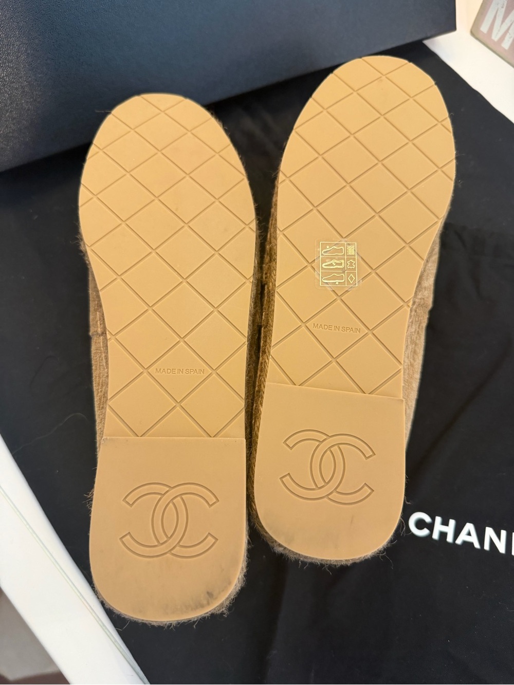 CHANEL Tan Espadrille Flats with Black Cap Toe and CC Logo (never worn) - Picture 5 of 6